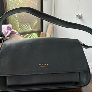 Radley London Elegant Black Shoulder Bag